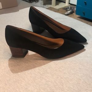 Crown Vintage Black Pumps